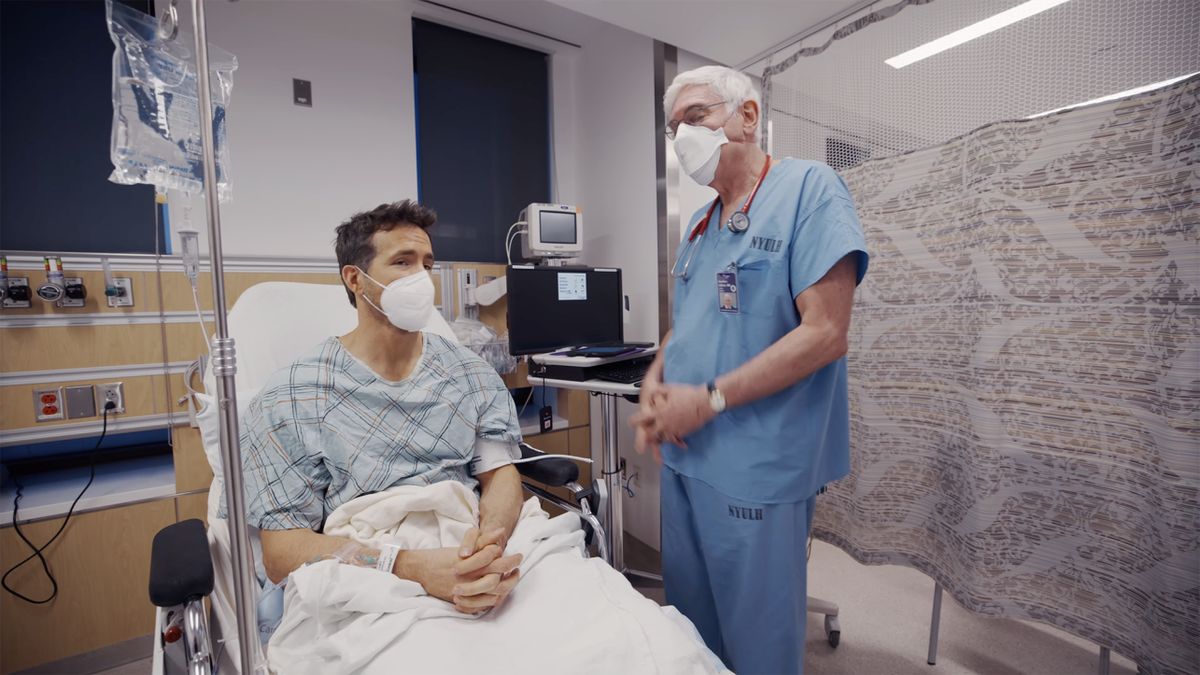 Райан Рейнольдс снял на видео процедуру колоноскопии – почему это спасло ему жизнь