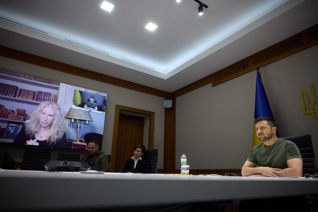 Зеленский поговорил с Барброй Стрейзанд, которая имеет украинские корни