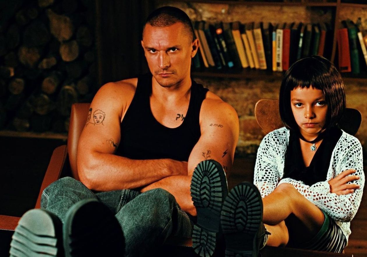 Тарас Цимбалюк знявся у ефектній фотосесії у стилі фільмі Бессона Леон – фотопорівняння Тарас Цимбалюк знявся у ефектній фотосесії у стилі фільмі Бессона Леон – фотопорівняння