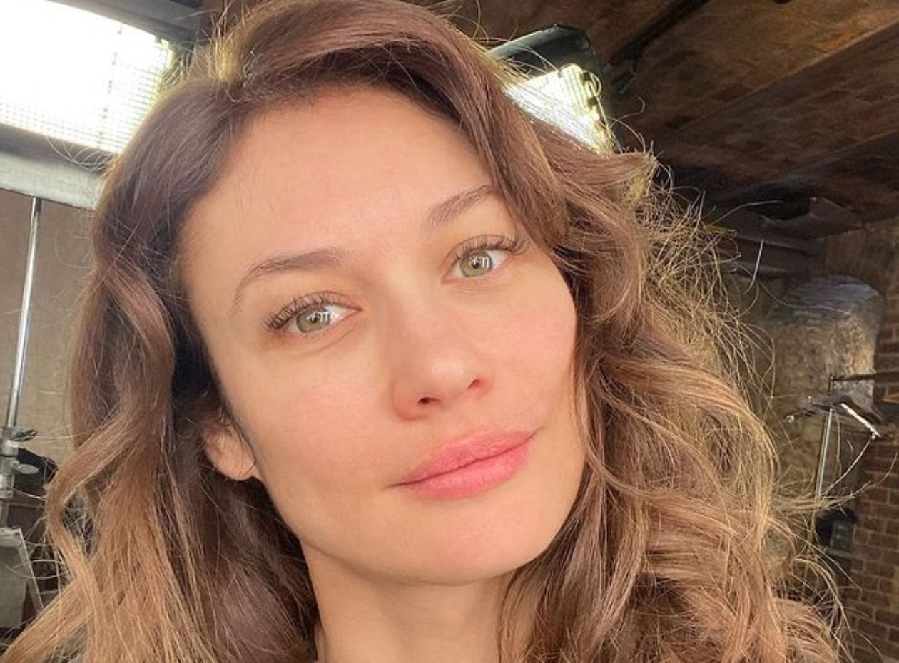 Ольга Куриленко отреагировала на ракетные обстрелы Украины 2022 года, но не назвала Россию агрессором - Кино Ольга Куриленко отреагировала на ракетные обстрелы Украины 2022 года, но не назвала Россию агрессором - Кино