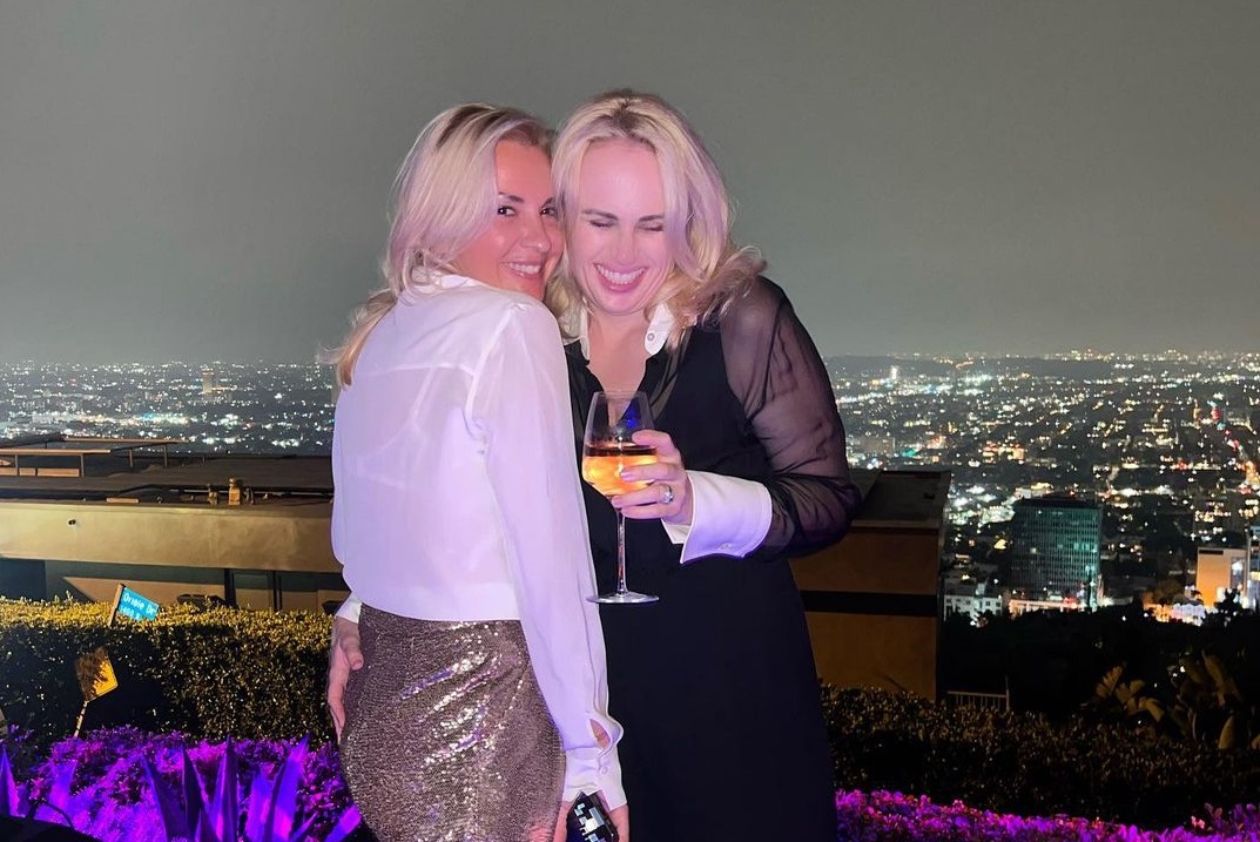 Ребел Уилсон, совершившая каминг-аут, не обручалась с девушкой – это фейк Ребел Уилсон, совершившая каминг-аут, не обручалась с девушкой – это фейк