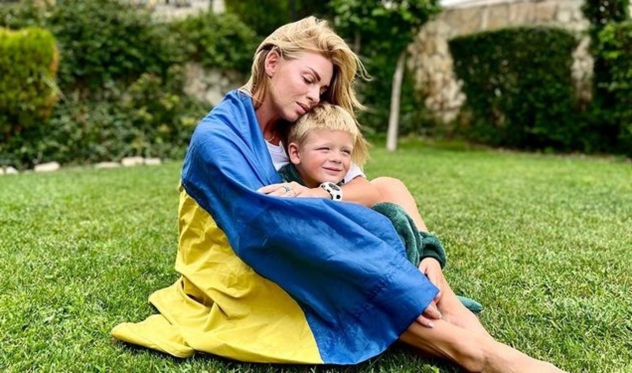 Яна Глущенко рассказала о жизни за границей и о мечте вернуться в Украину Яна Глущенко рассказала о жизни за границей и о мечте вернуться в Украину