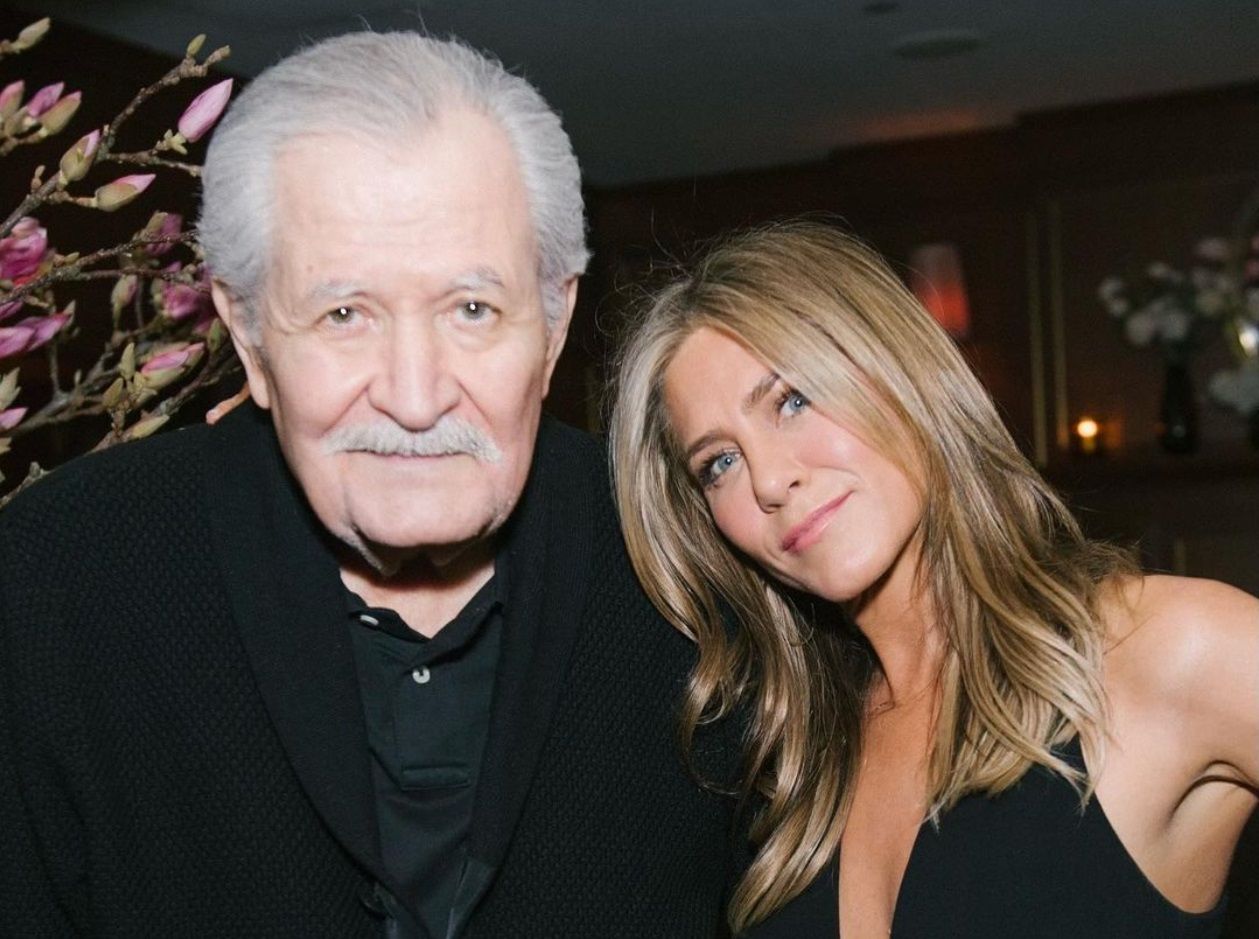 Дженнифер Энистон потеряла отца – теплое фото Энистон с отцом Дженнифер Энистон потеряла отца – теплое фото Энистон с отцом