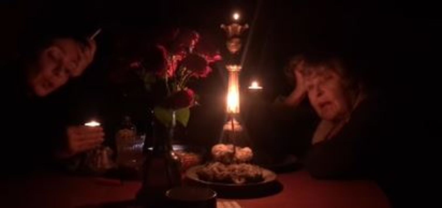 Ада Роговцева прочла стихотворение Леси Украины при свечах – в Киеве нет света Ада Роговцева прочла стихотворение Леси Украины при свечах – в Киеве нет света