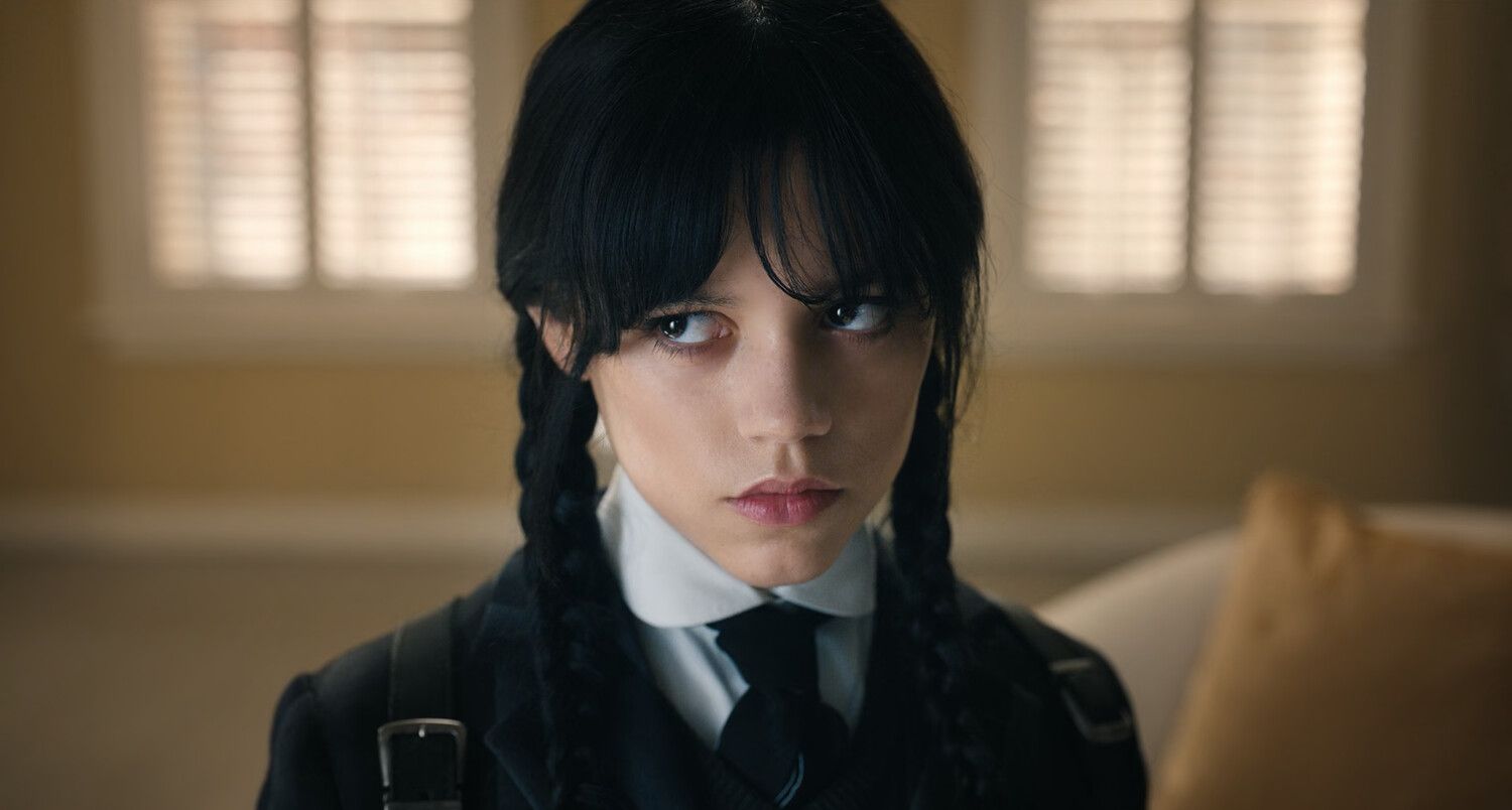 Сериалы Netflix, которые следует скачать перед отключением света – Уэнсдей, Дамер и Корона Сериалы Netflix, которые следует скачать перед отключением света – Уэнсдей, Дамер и Корона