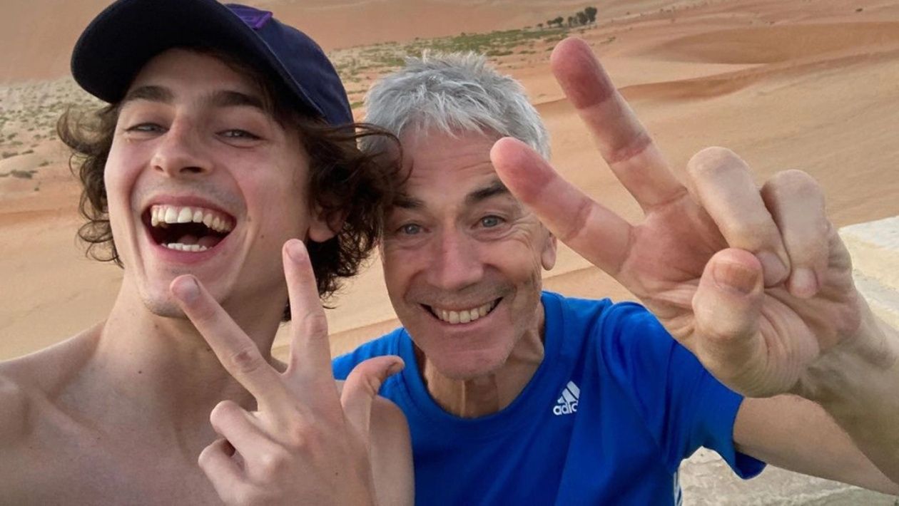 Тимоти Шаламе на фото с отцом – актер сообщил о завершении съемок Дюны 2, дата премьеры Тимоти Шаламе на фото с отцом – актер сообщил о завершении съемок Дюны 2, дата премьеры