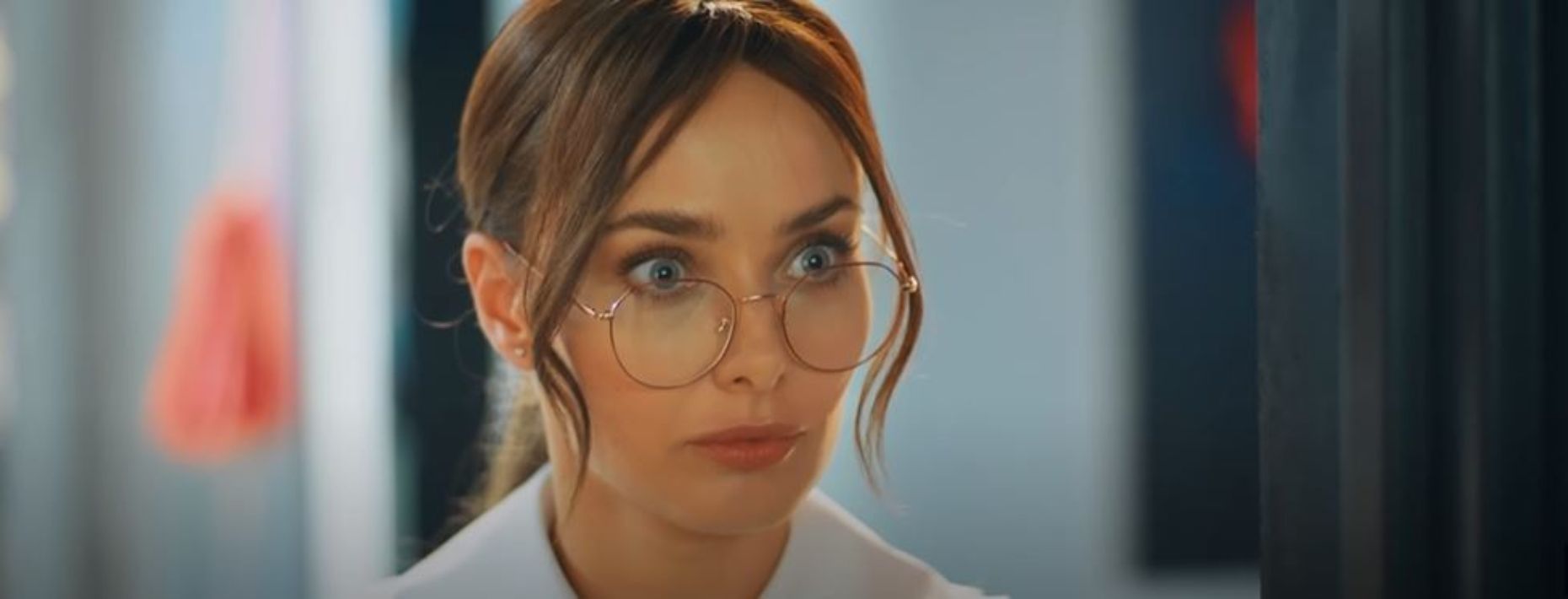 Фільм  Сусідка з Ксенією Мішиною в головній ролі – дата прем’єри, сюжет і трейлер  Фільм  Сусідка з Ксенією Мішиною в головній ролі – дата прем’єри, сюжет і трейлер