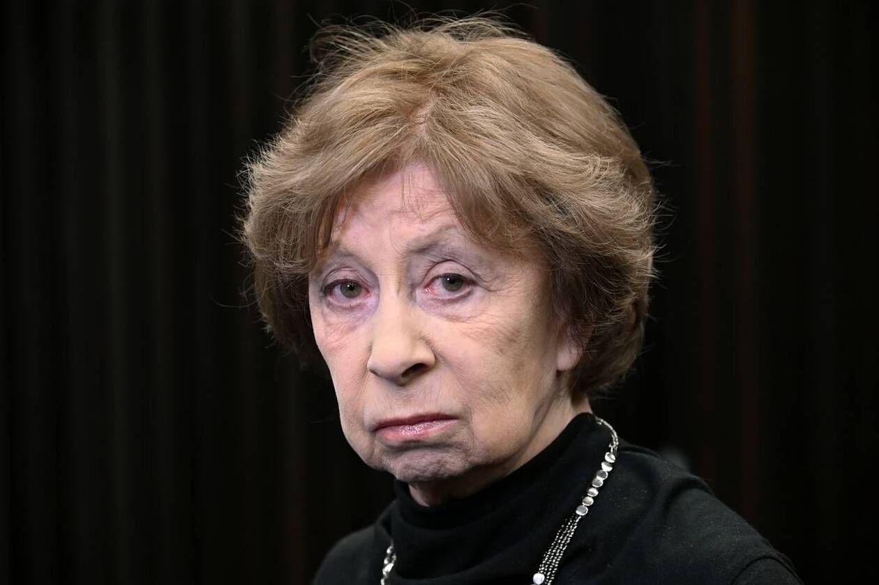 Лія Ахеджакова назвала Росію уродиною, але не збирається з неї виїжджати Лія Ахеджакова назвала Росію уродиною, але не збирається з неї виїжджати