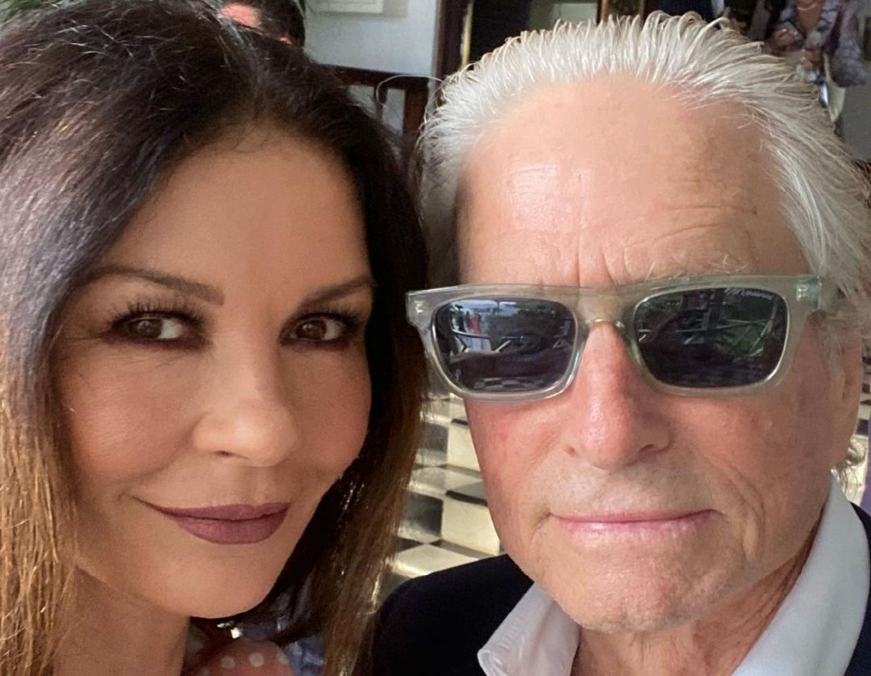 Кетрін Зета-Джонс з Венздей з чоловіком станцювала в нічному клубі – відео Кетрін Зета-Джонс з Венздей з чоловіком станцювала в нічному клубі – відео