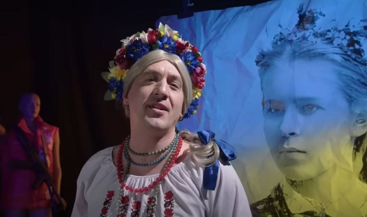 Російський актор Артур Смольянінов висміяв Путіна в образі Лесі Українки – промовисті фото 