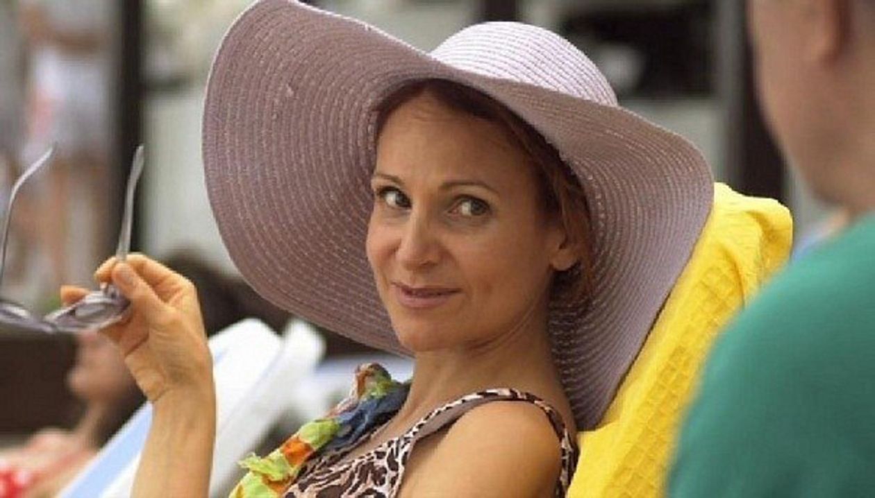 Російська акторка зі Сватів залишилася без грошей і пожалілася на життя в Росії Російська акторка зі Сватів залишилася без грошей і пожалілася на життя в Росії