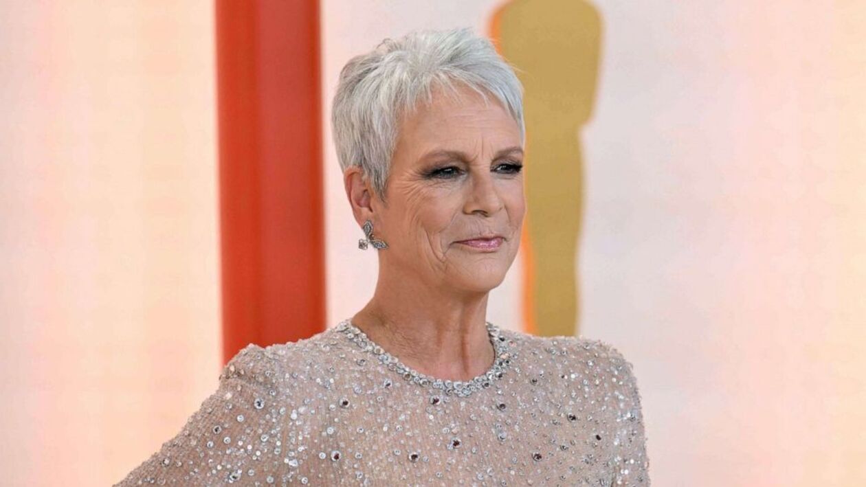 Джейми Ли Кертис разгневана цветом тротуара на Оскаре 2023 – он слился с ее платьем - фото