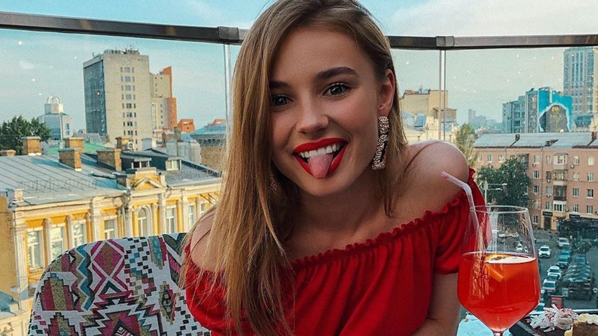 Ліза Василенко зустрічається з Моргенштерном, який втік з Росії – фото з поцілунками Ліза Василенко зустрічається з Моргенштерном, який втік з Росії – фото з поцілунками