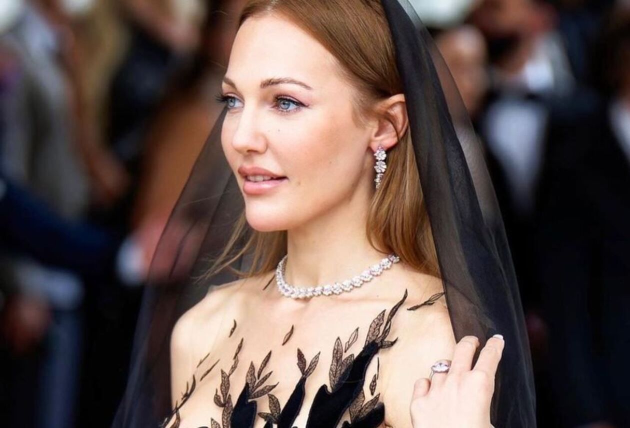 Мер’єм Узерлі, акторка Величного століття, мовчить про війну і підтримує Росію – фото Мер’єм Узерлі, акторка Величного століття, мовчить про війну і підтримує Росію – фото