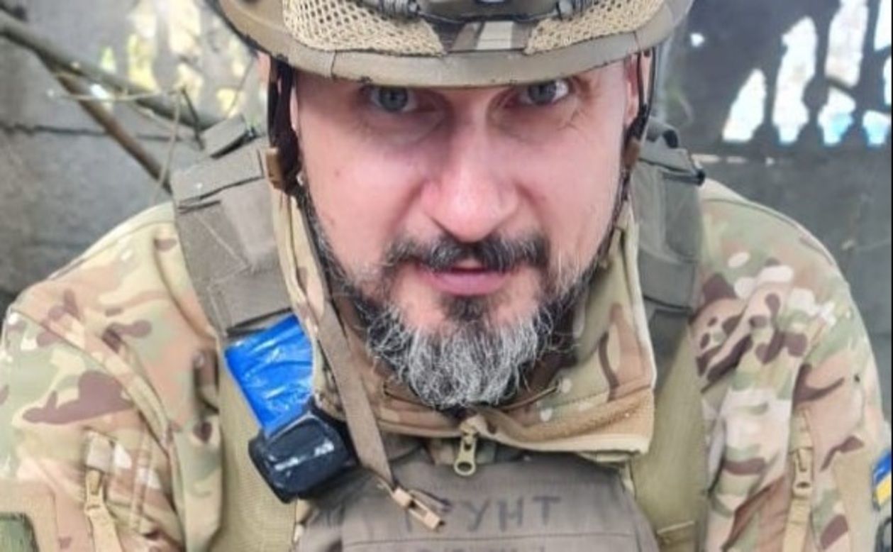 Олега Сенцова эвакуировали после ранения в Запорожском направлении – видео с фронта Олега Сенцова эвакуировали после ранения в Запорожском направлении – видео с фронта