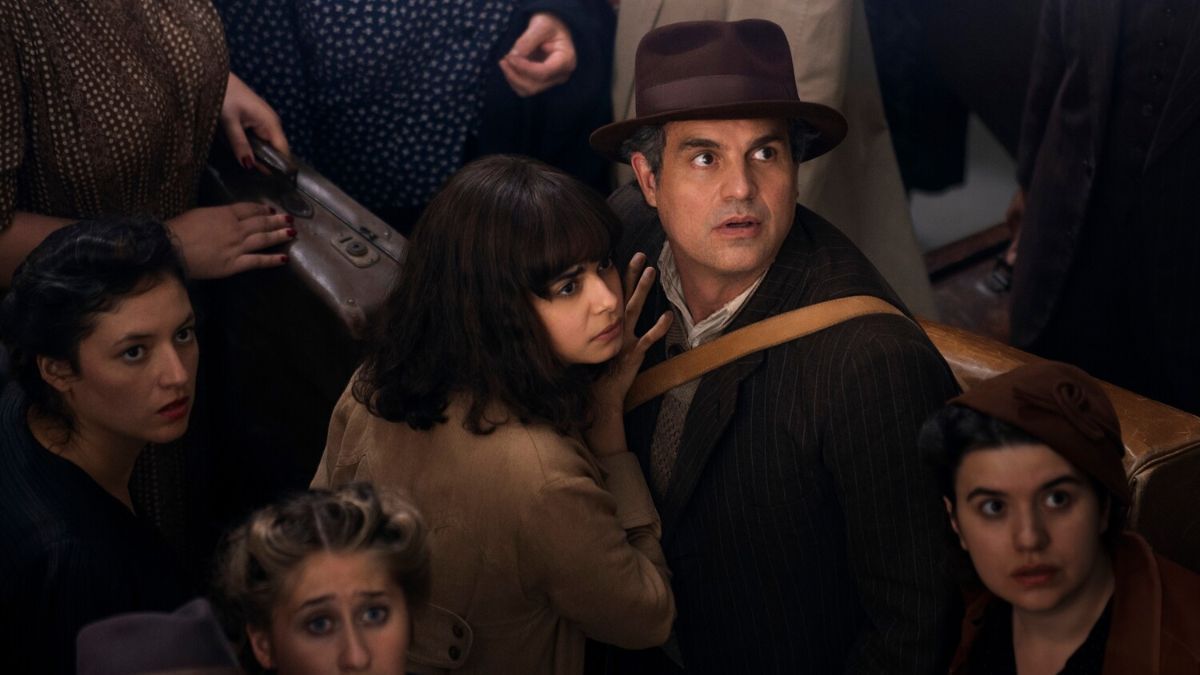 Сериал "Все тот незримый свет" Сериал "Все тот незримый свет"