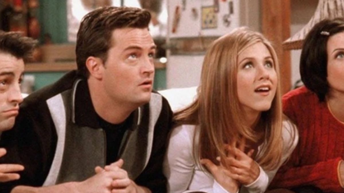 Дженнифер Энистон и Мэттью Перри в сериале "Друзья" Дженнифер Энистон и Мэттью Перри в сериале "Друзья"