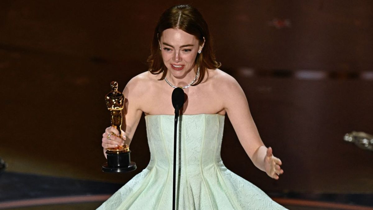 Емма Стоун у фільмі "Бідолашні створіння" Емма Стоун у фільмі "Бідолашні створіння"