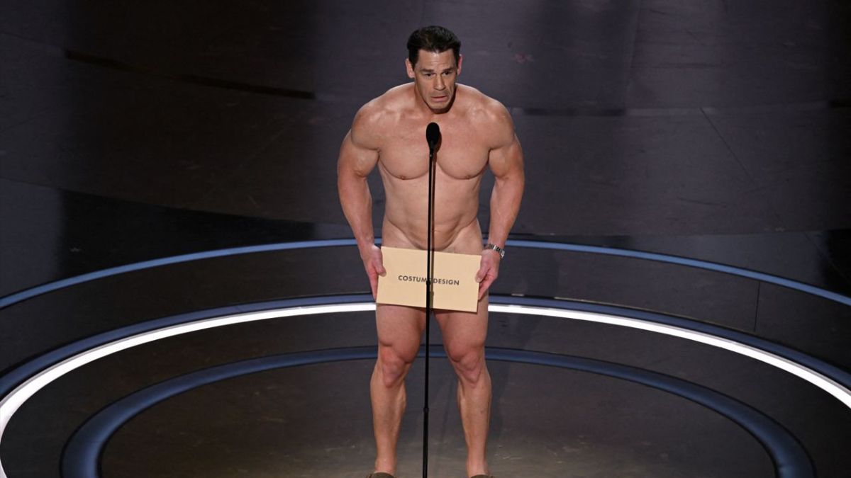 Джон Сина голышом объявлял победителей номинации Оскара-2024 Джон Сина голышом объявлял победителей номинации Оскара-2024