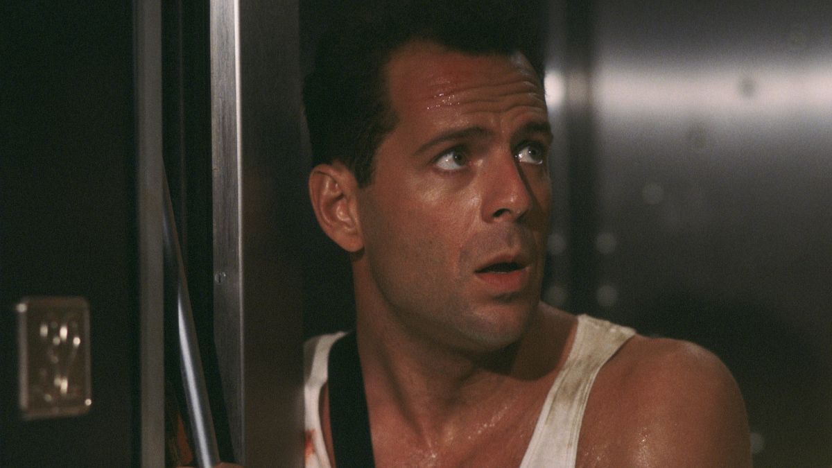 Брюс Вілліс у фільмі "Міцний горішок" Брюс Вілліс у фільмі "Міцний горішок"