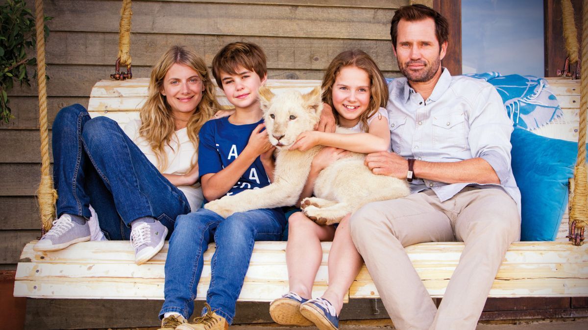 Фильм "Приключения Мии и белого льва" Фильм "Приключения Мии и белого льва"