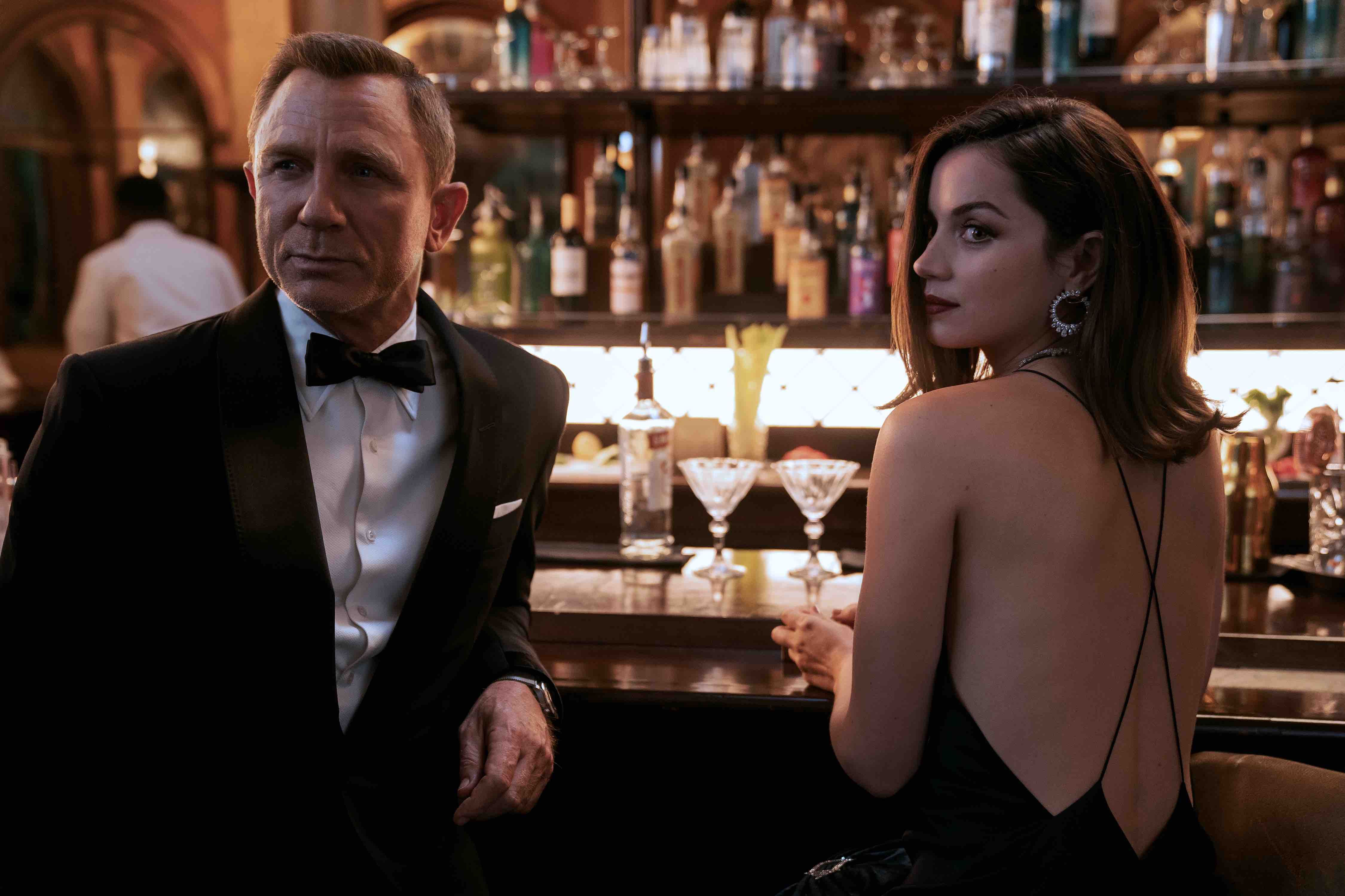 "007: Не время умирать" - Кино