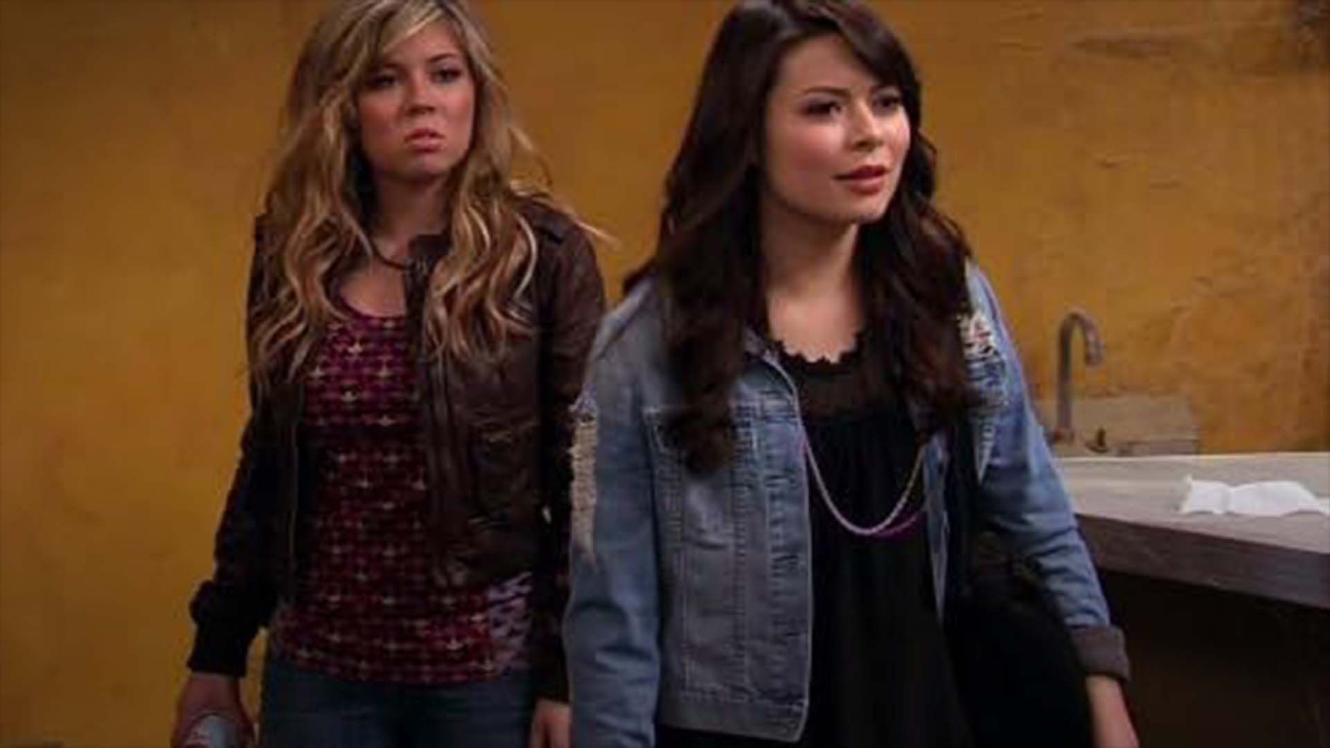 Сериал "АйКарли" - Кино Сериал "АйКарли" - Кино