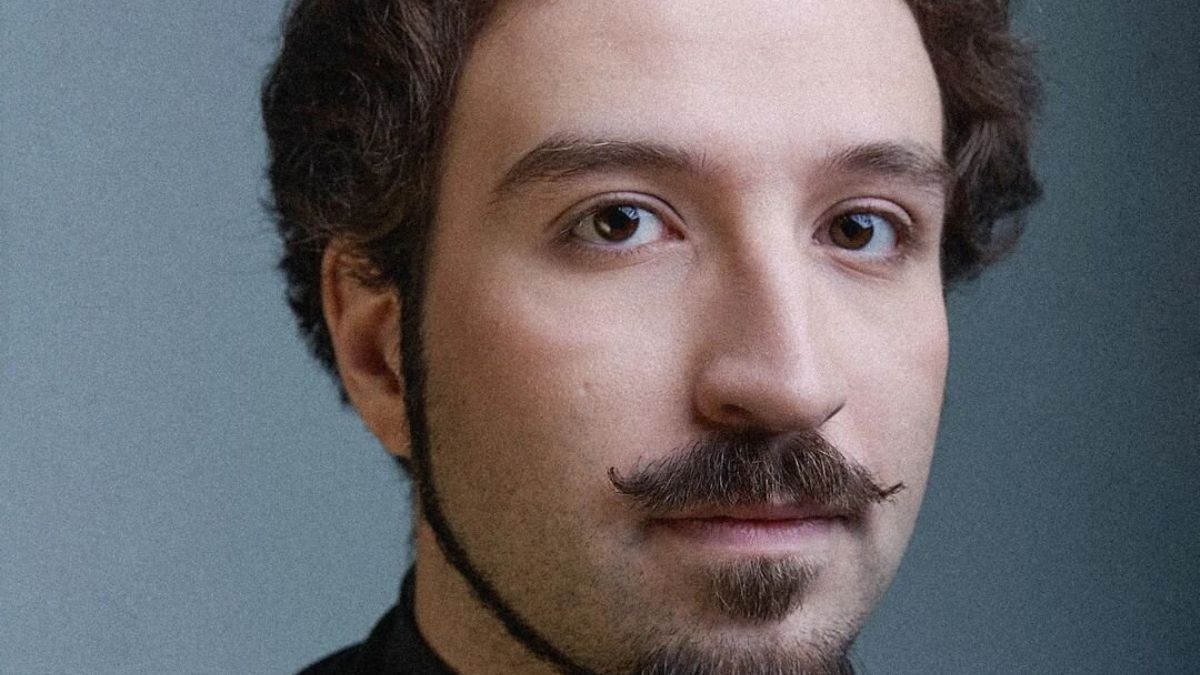 Дарьюш Эслами Дарьюш Эслами