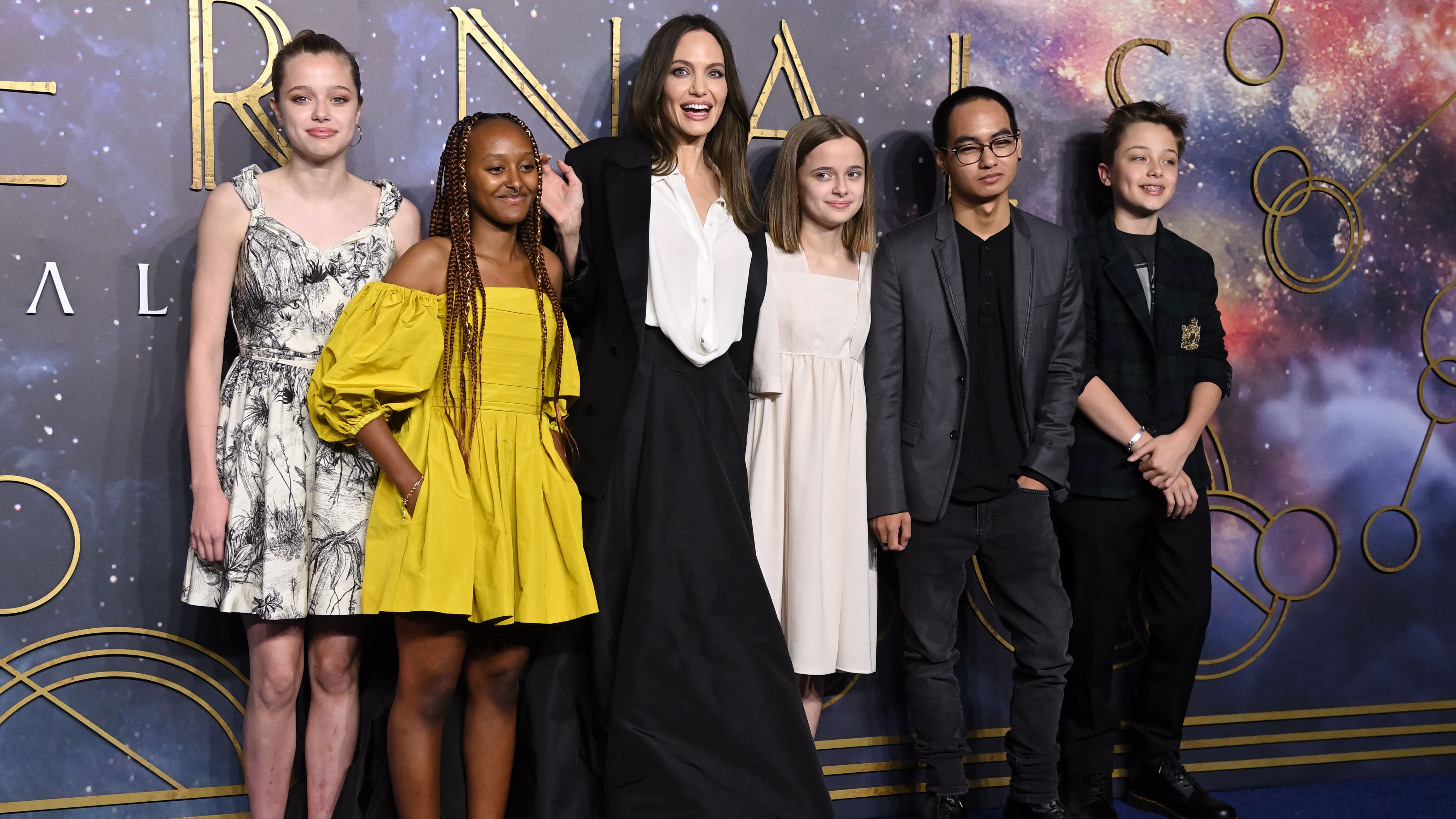 Анджеліна Джолі з дітьми Анджеліна Джолі з дітьми