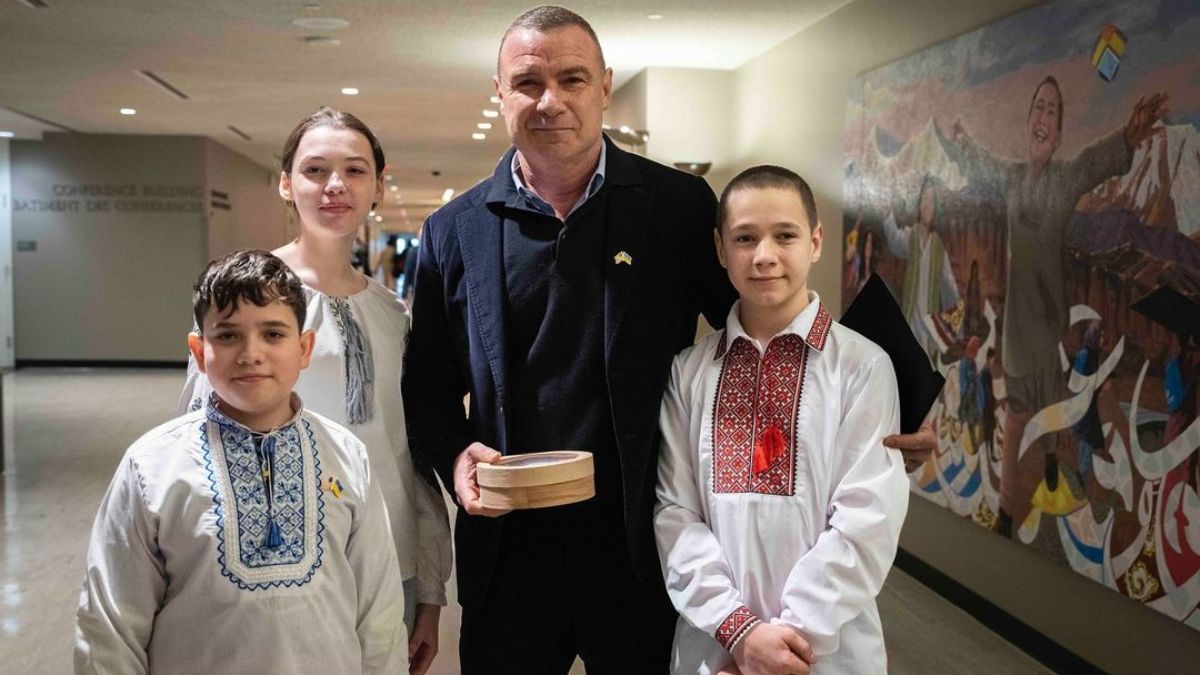 Лиев Шрайбер поддерживает украинских детей Лиев Шрайбер поддерживает украинских детей