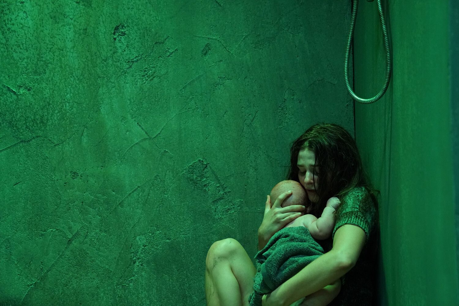 "Дівчина у підвалі" "Дівчина у підвалі"