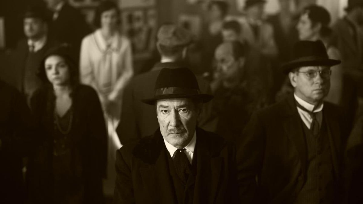 Кадр з фільму "Малевич" Кадр з фільму "Малевич"