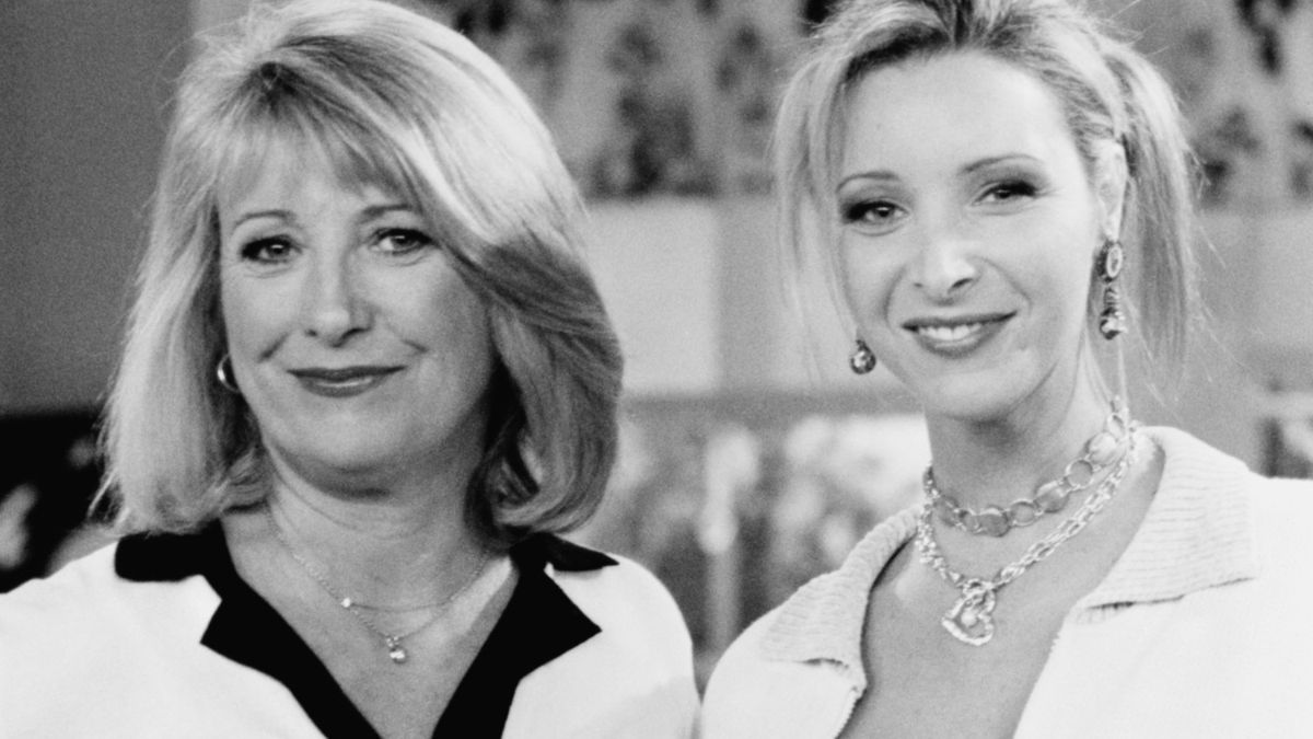 Терри Гарр и Лиза Кудроу в сериале "Друзья" Терри Гарр и Лиза Кудроу в сериале "Друзья"