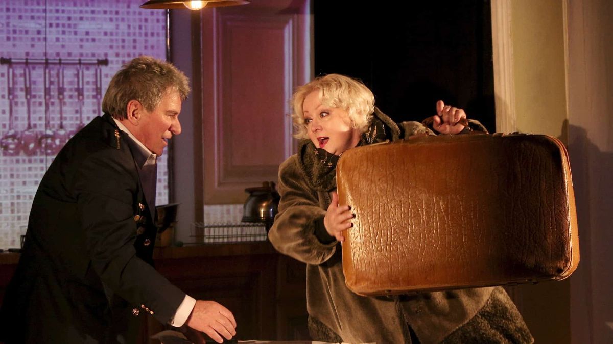 Спектакль "Постель брать будете?" Спектакль "Постель брать будете?"