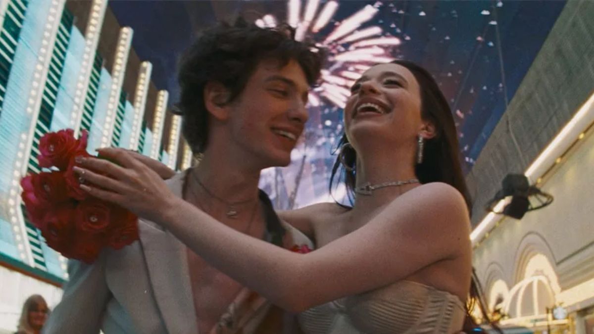 Кадр из фильма "Анора" Кадр из фильма "Анора"