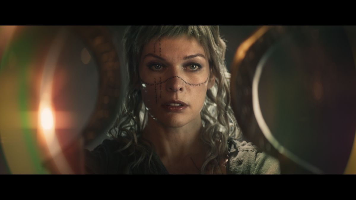 Фильм "В Утерянных землях" Фильм "В Утерянных землях"