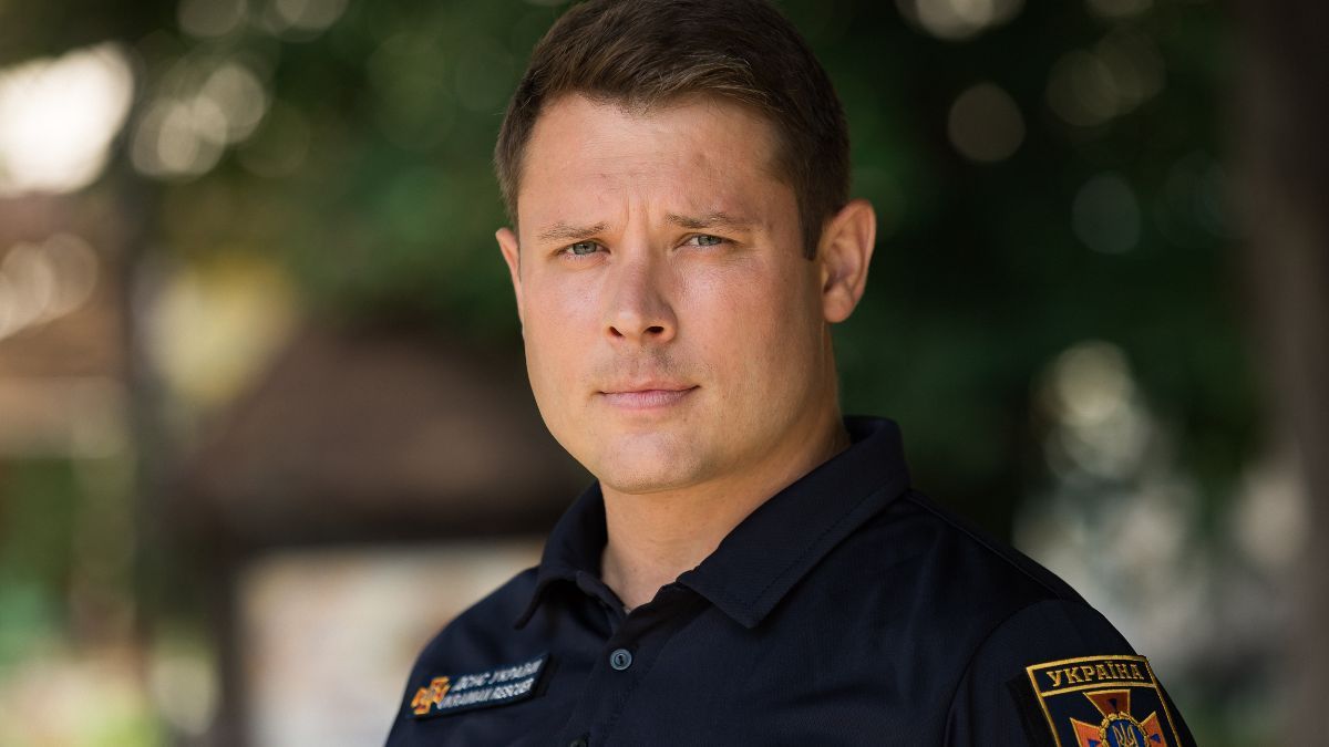 Сергей Митрюшин в сериале "Любовь и пламя" Сергей Митрюшин в сериале "Любовь и пламя"