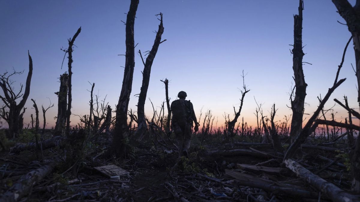 Фільм "2000 метрів до Андріївки" Фільм "2000 метрів до Андріївки"