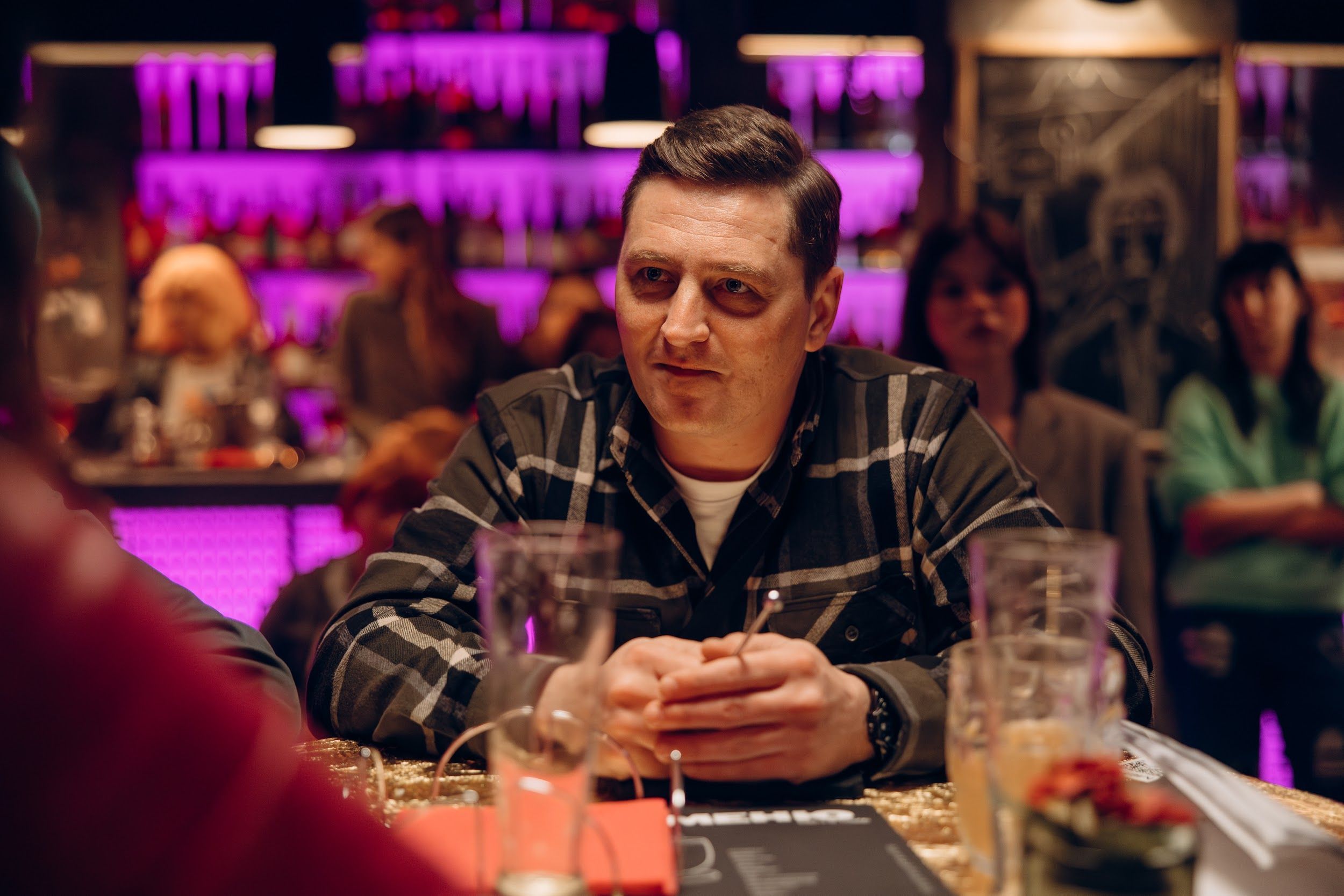 Вячеслав Довженко у серіалі "Ховаючи колишню" Вячеслав Довженко у серіалі "Ховаючи колишню"