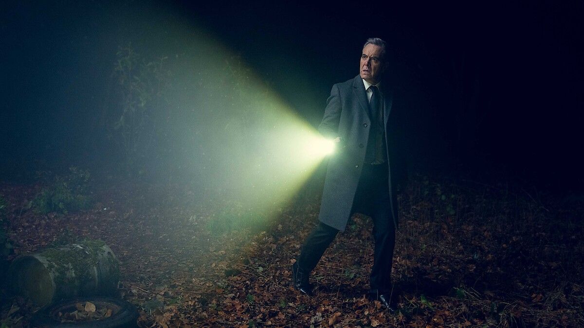 Джеймс Несбіт у серіалі Утікай