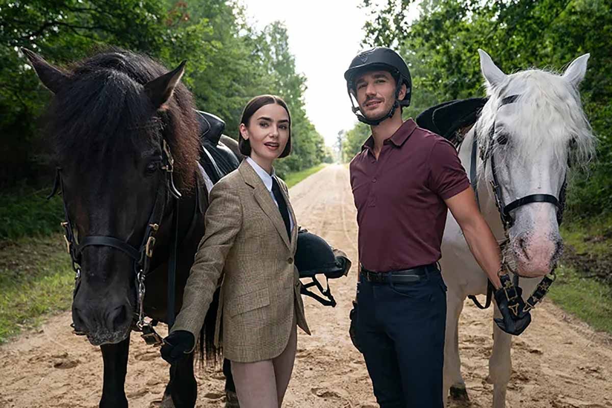 Сериал Эмили в Париже Сериал Эмили в Париже